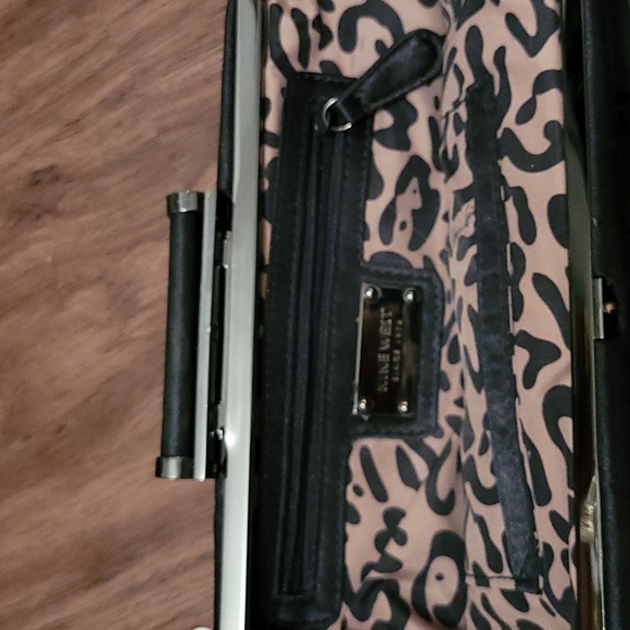 Purse - Picture 3 of 4